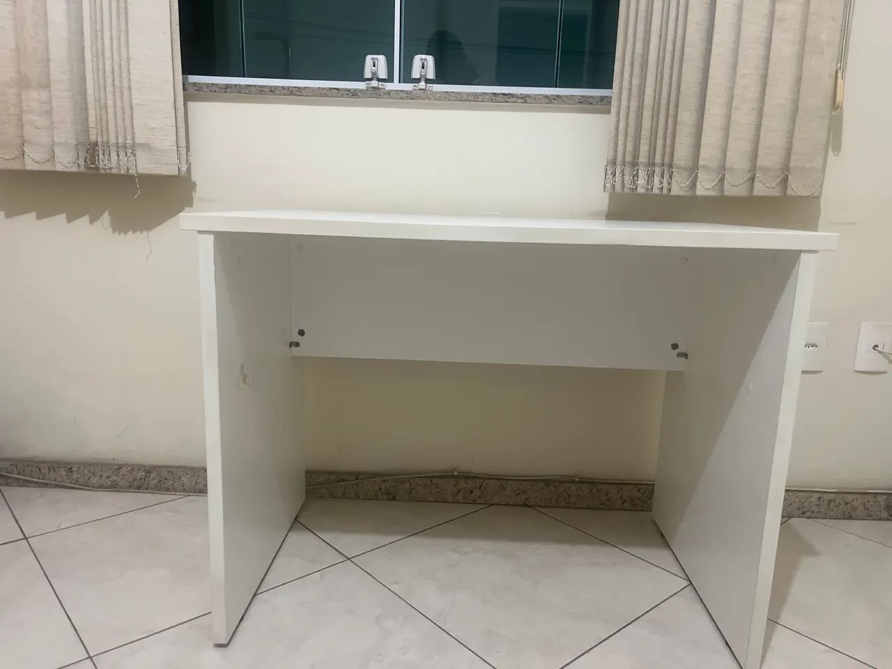 Escrivaninha branca MDF64264613152643120