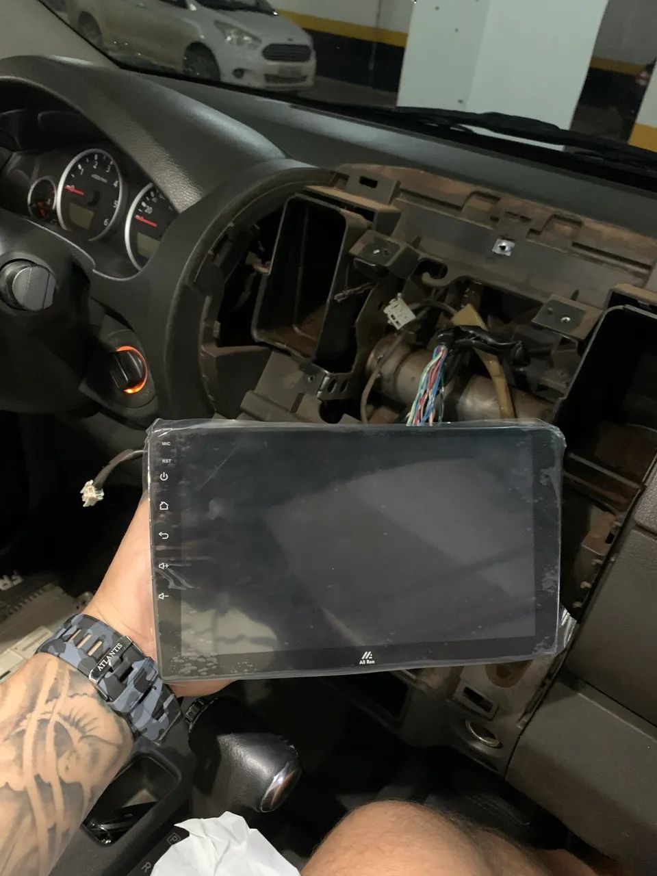 Instalação de som automotivo e acessórios,madeiramento em geral e multimídia  - Foto 2