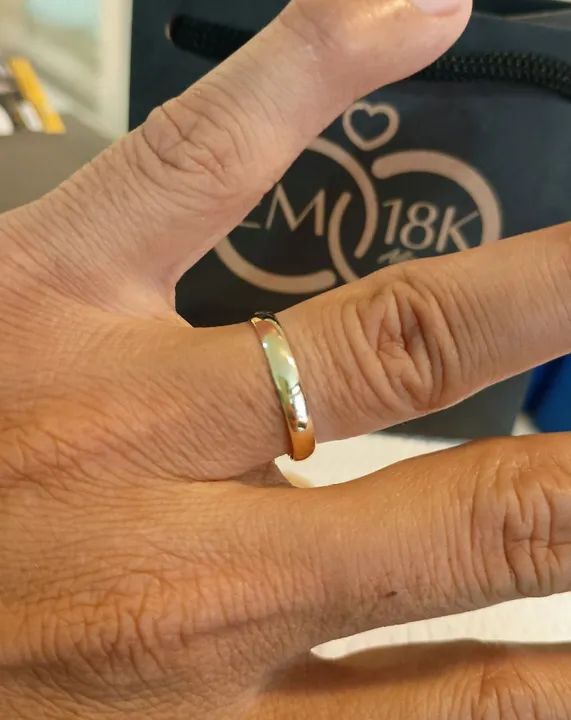 Par Alianças de ouro 18k ( preço promocional) gravação dos nomes dentro  - Foto 5