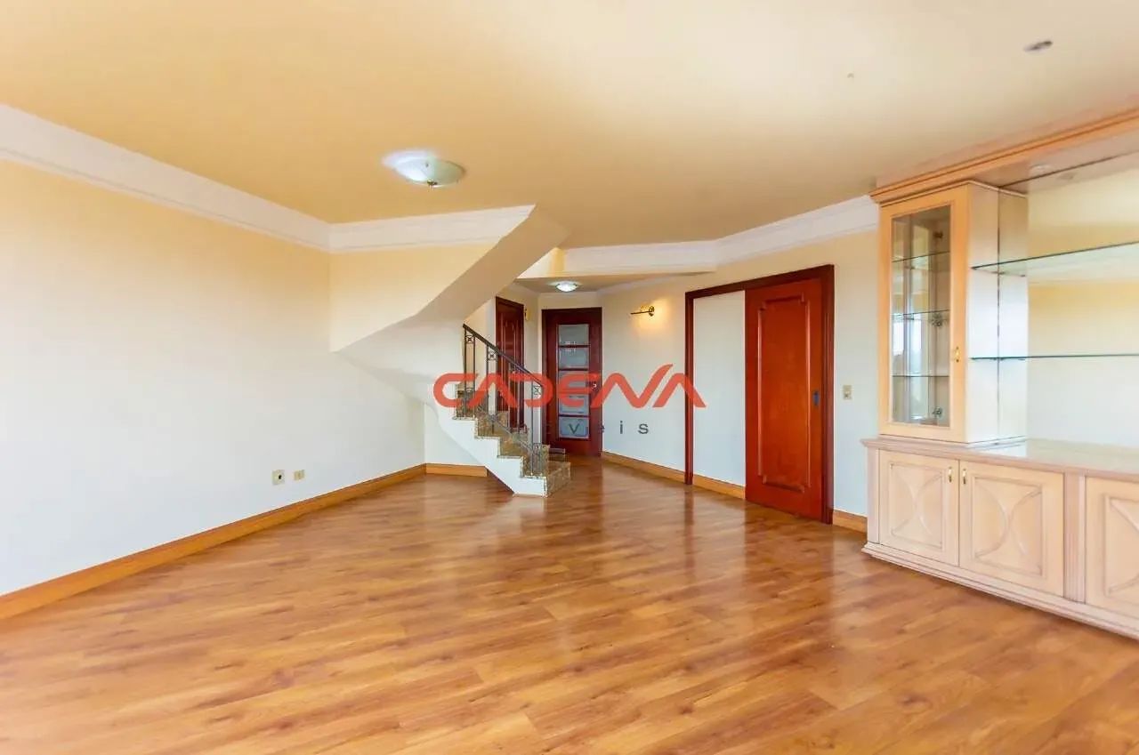 Cobertura com 3 quartos, 1 suíte e 2 vagas para aluguel no Centro Cívico - Foto 5