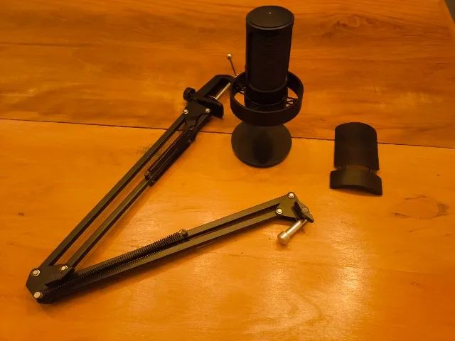 Fifine A8 Preto + Branço articulado