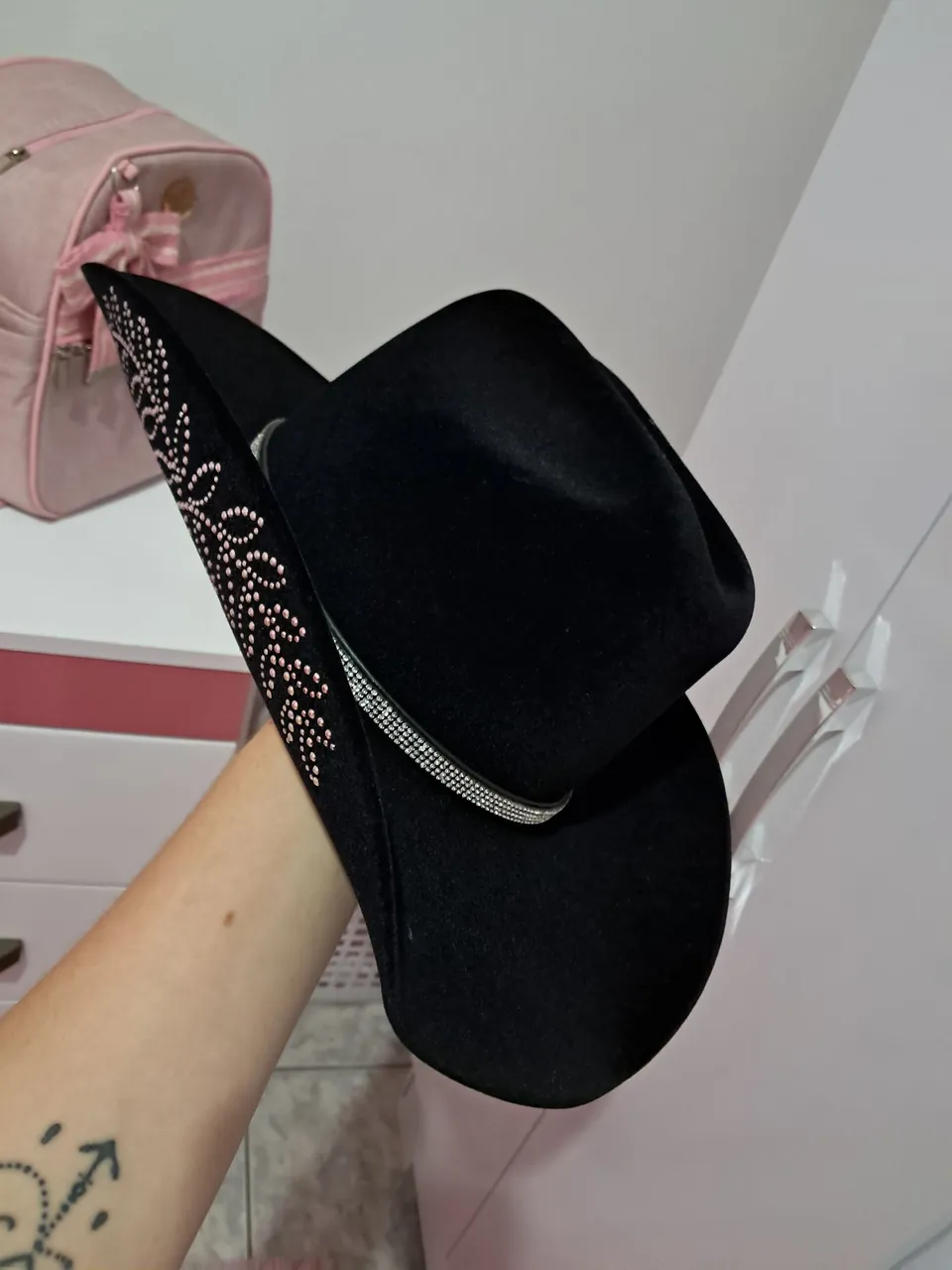 Chapéu Country Preto com Detalhes Strass