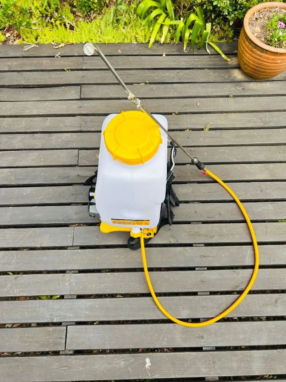 Pulverizador Costal Agrícola a Gasolina - 25 litros - Vonder - Foto 6