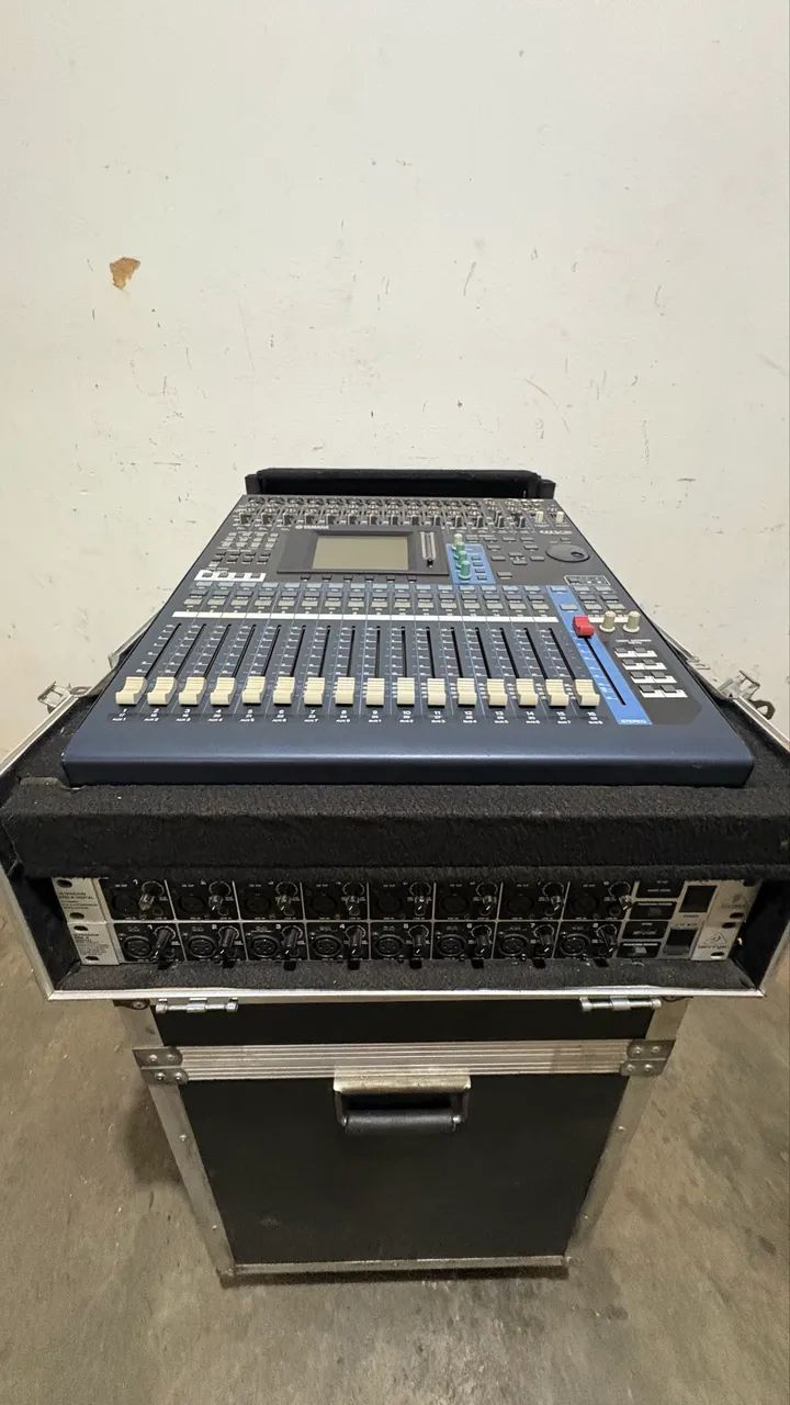 Mesa Yamaha 01v96 - Foto 4