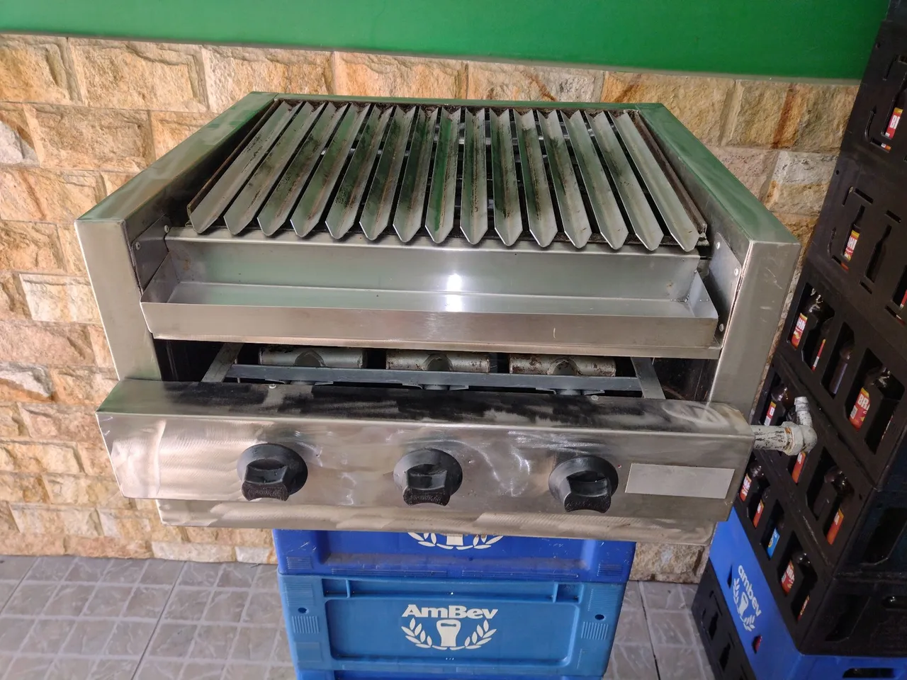 Char broiler a gás três queimadores