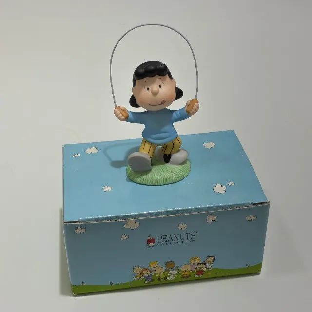 Estatueta Lucy - Peanuts Importado - Foto 2