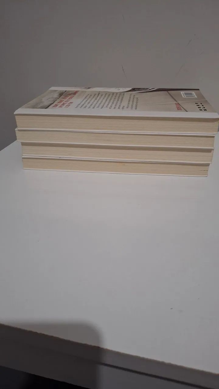 Coleção Livros Amores Improváveis - Elle Kennedy - Foto 4