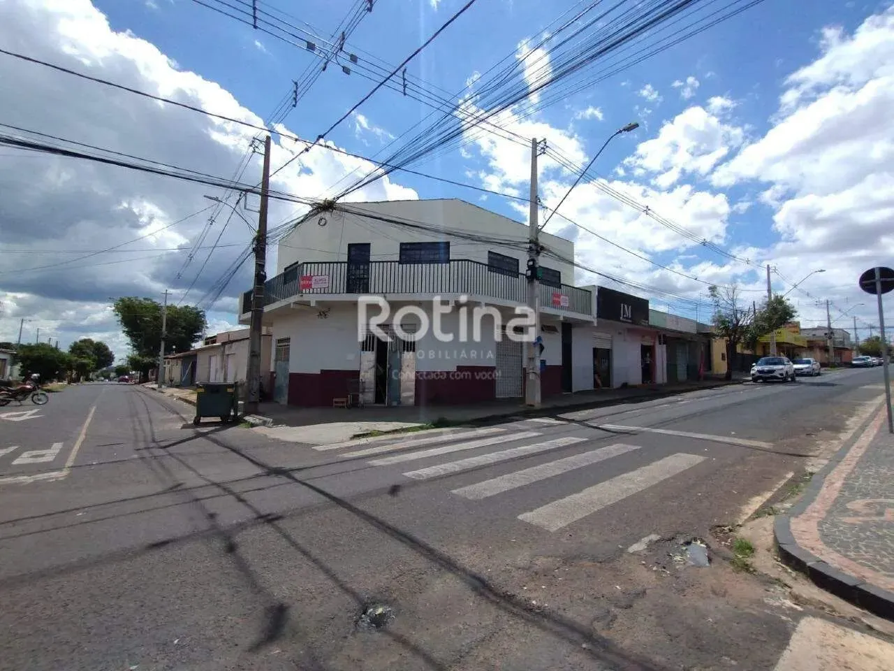 Sala para alugar, Laranjeiras - Uberlândia/MG - Rotina Imobiliária