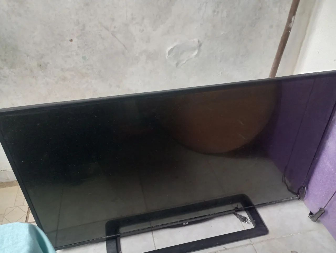 Damaged screen AOC TV64306321989506122