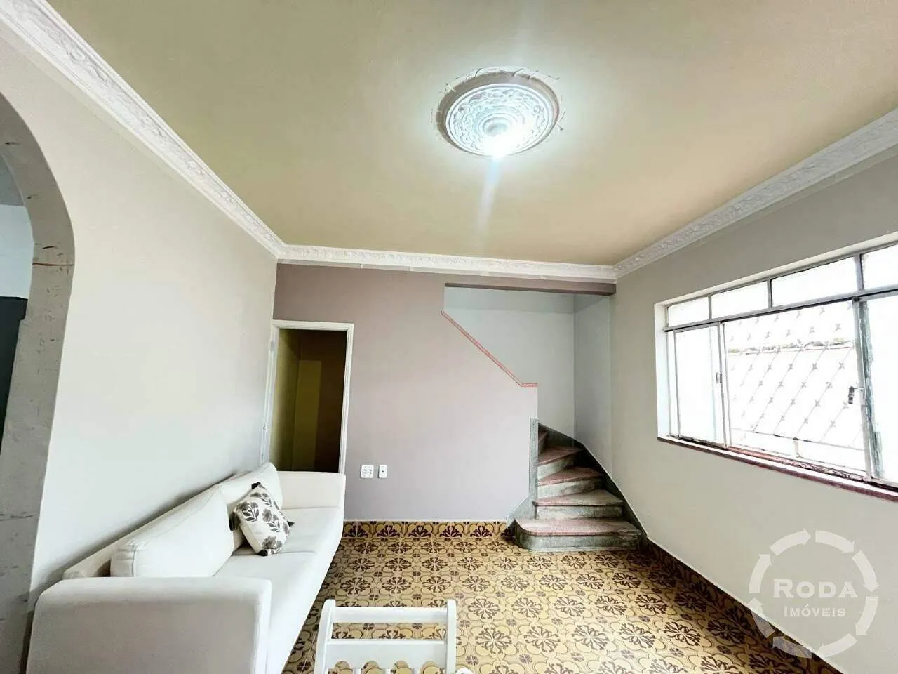 Casa Geminada Estilo Sobrado para locação no Estuário Porteira Fechada