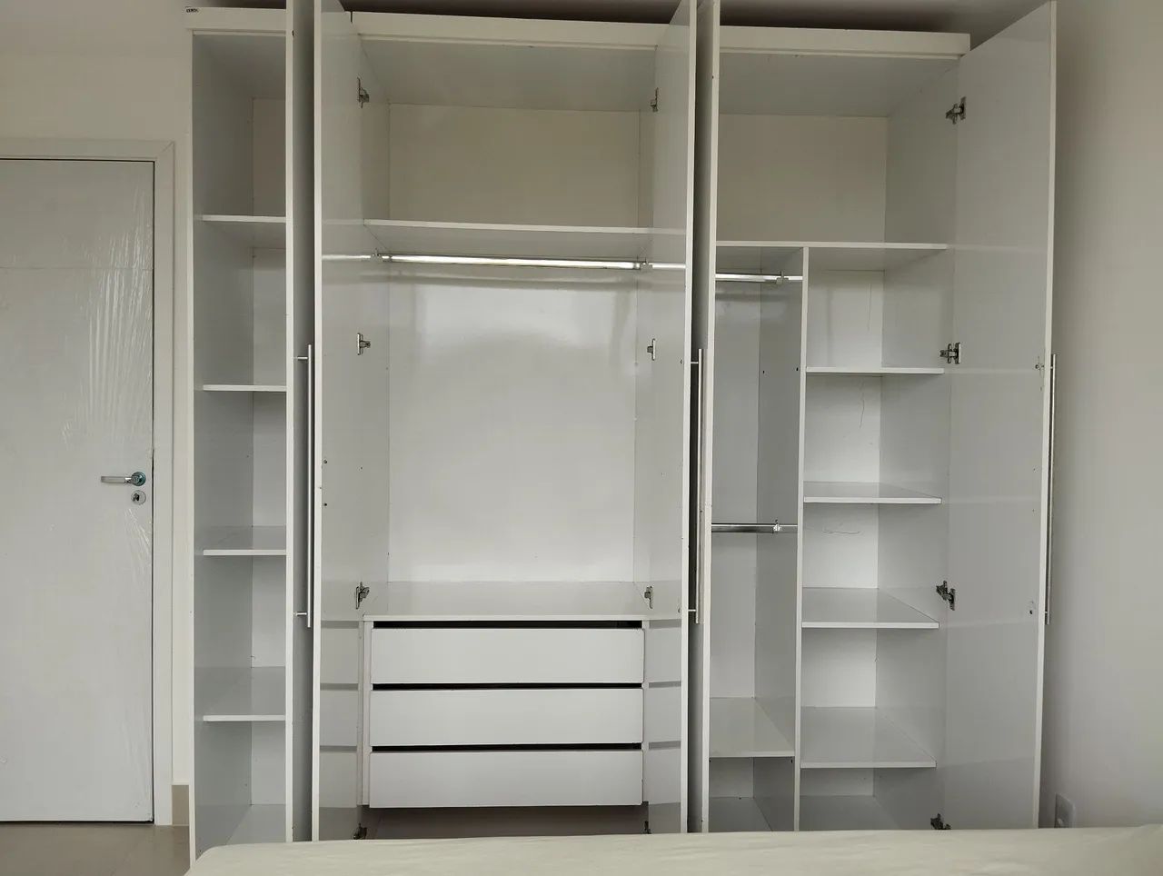 Guarda-Roupa Branco de 5 Portas - Foto 5