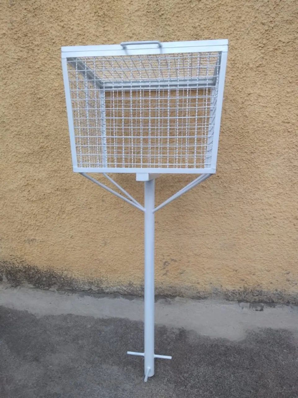 Lixeira De Ferro 3 MM TODA TELADA  - 50 C X50 L  X 45 P - Foto 2