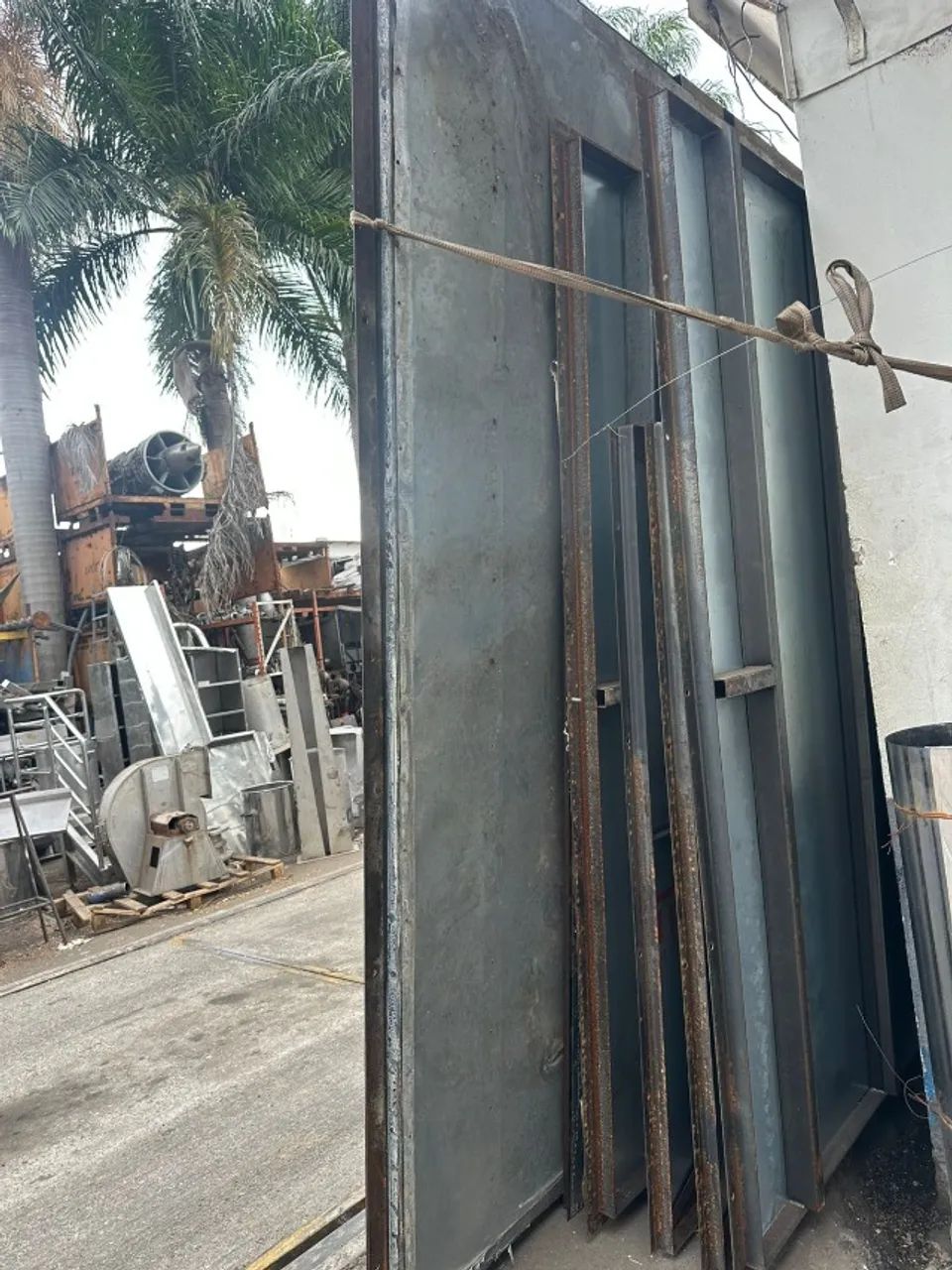 Portão (Estruturas para portões ou divisórias)64169921481346122