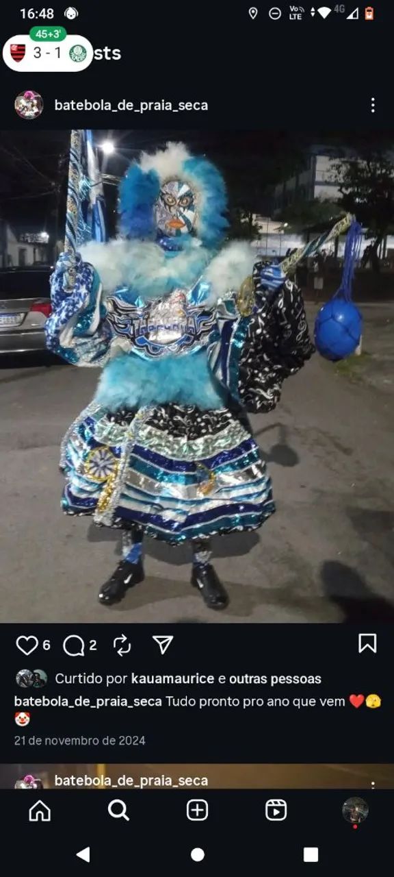 Vendo bate bola de escola de samba 