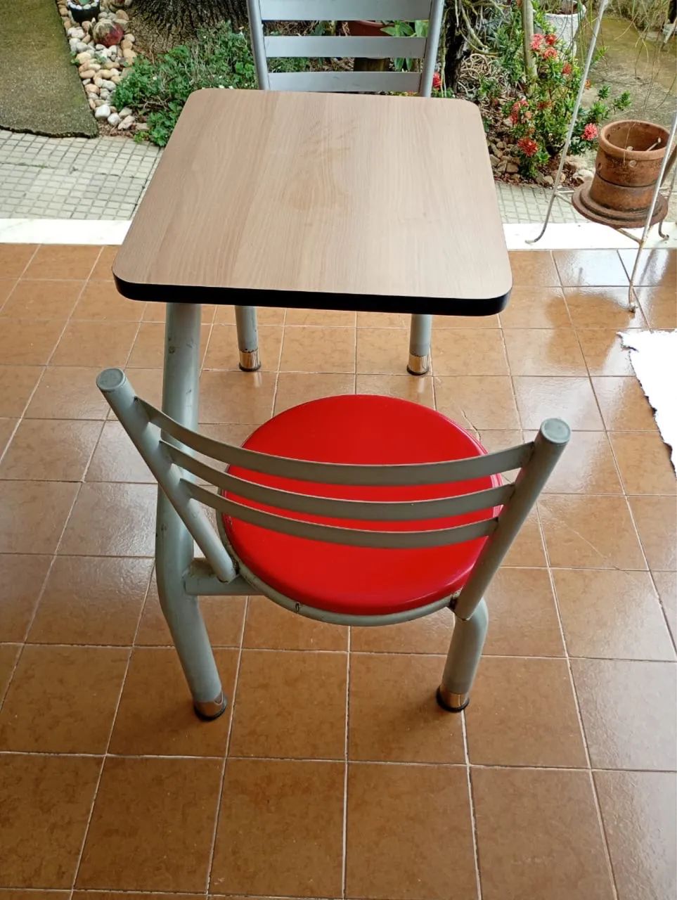 Conjunto fixo de mesa/cadeira EMPLAREL - Foto 3
