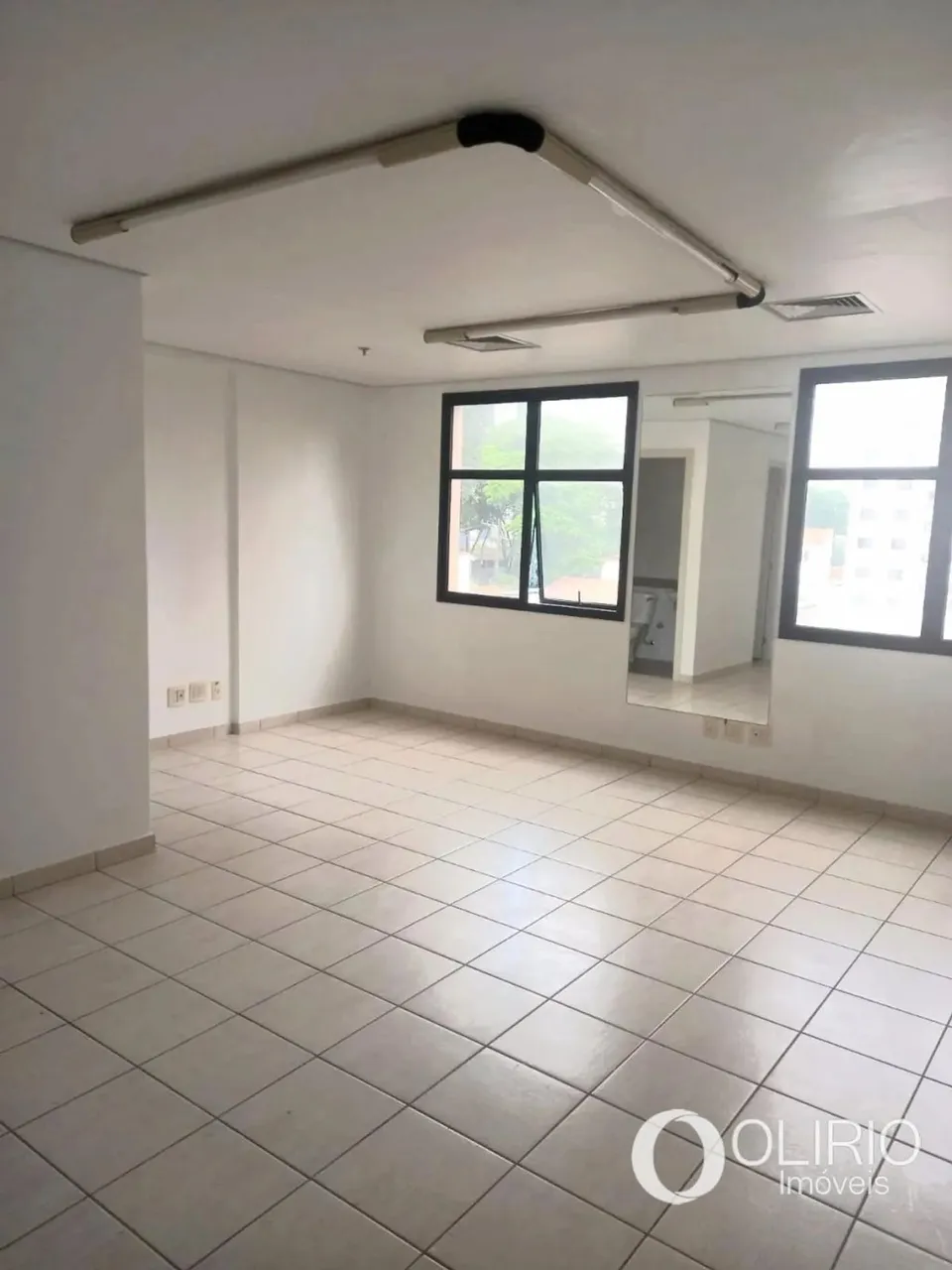 Sala Comercial para aluguel de 35m², 1 vaga e 2 banheiros em Vila Progredior - São Paulo -