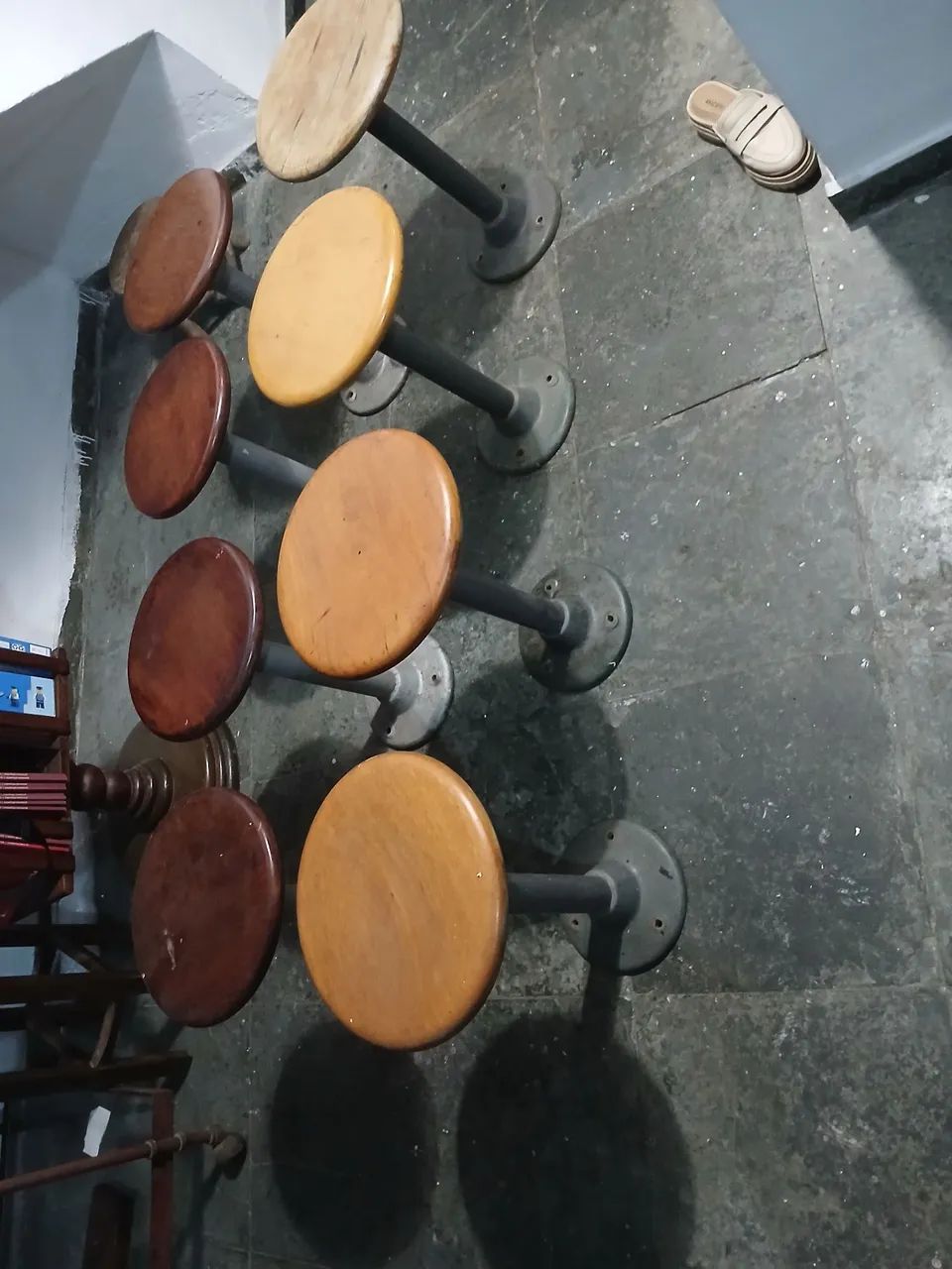 Jogo de 8 Banquetas de Madeira para Bar - Foto 3