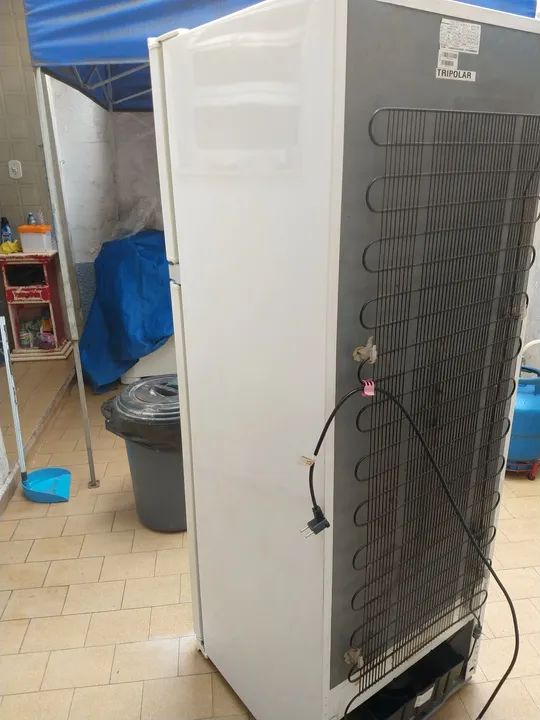 Geladeira Brastemp 340 litros funcionando perfeitamente bem conservado. - Foto 3
