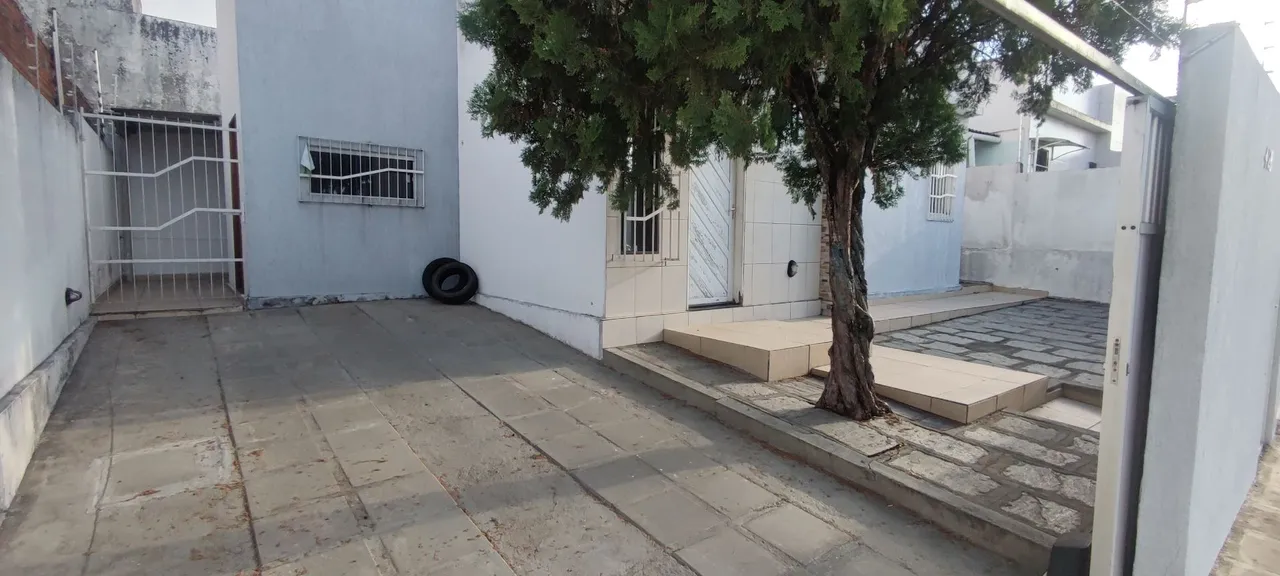 Alugo Casa