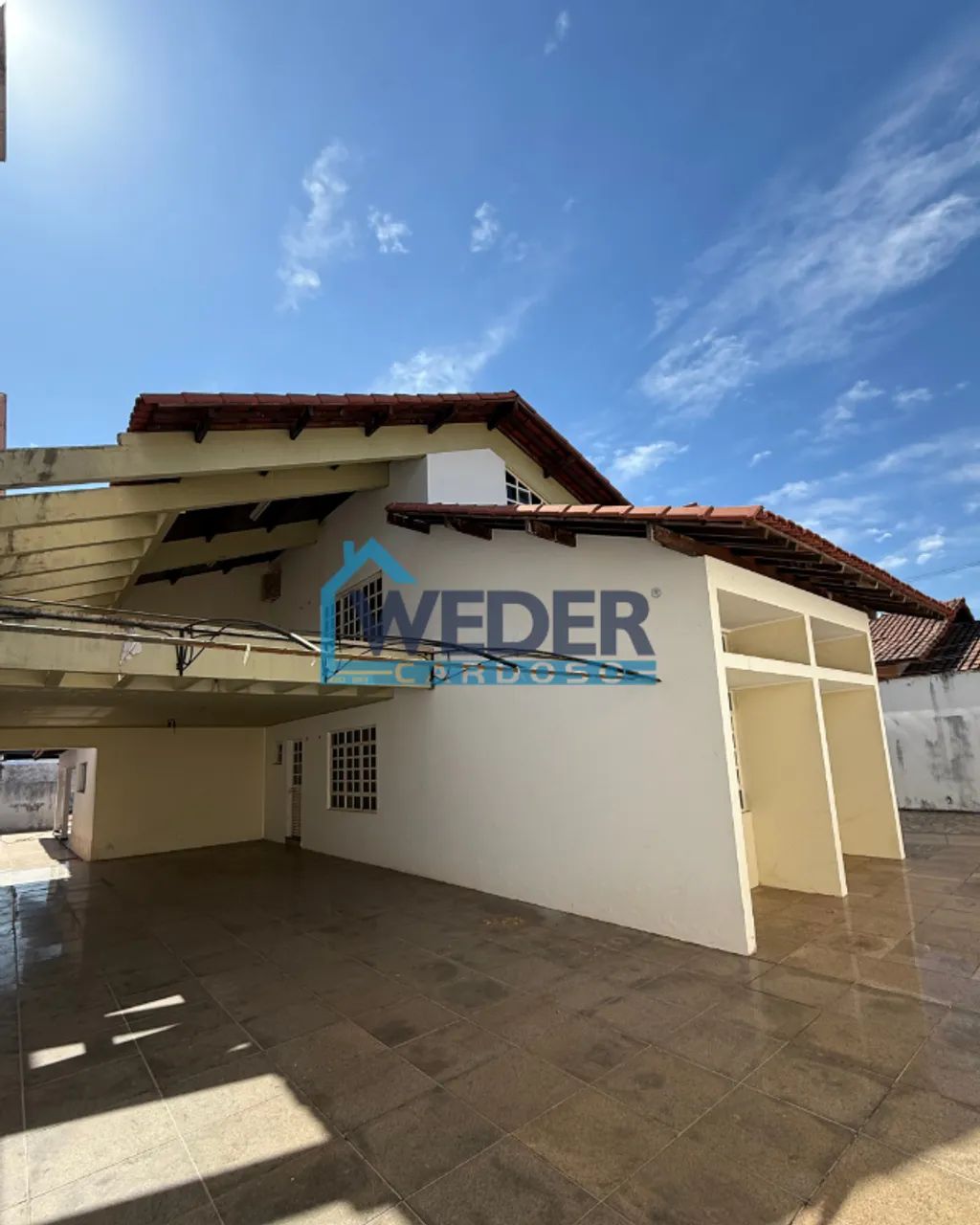 ? Vendo casa financiável em Gurupi-TO localizada no centro da cidade.