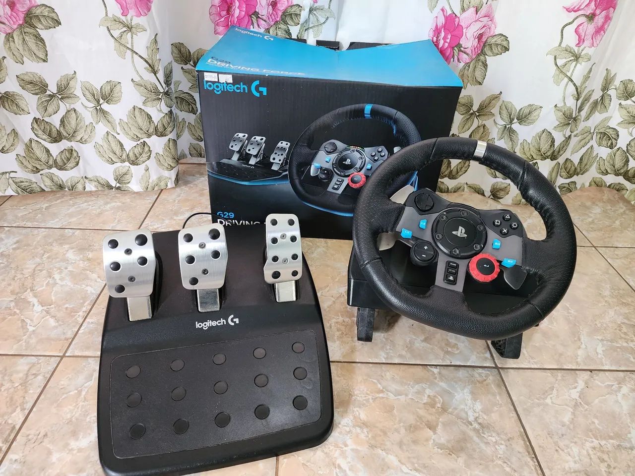 Volante Logitech G29 Driving Force para PS4 e PC