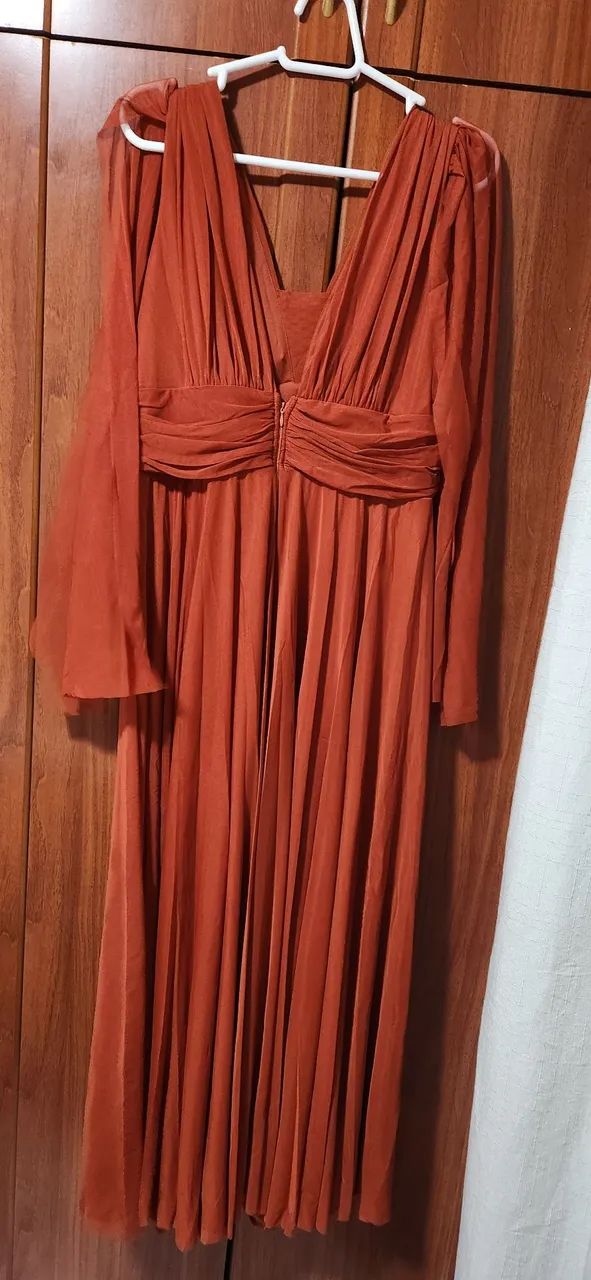 Vestido Longo (cor terra cota).