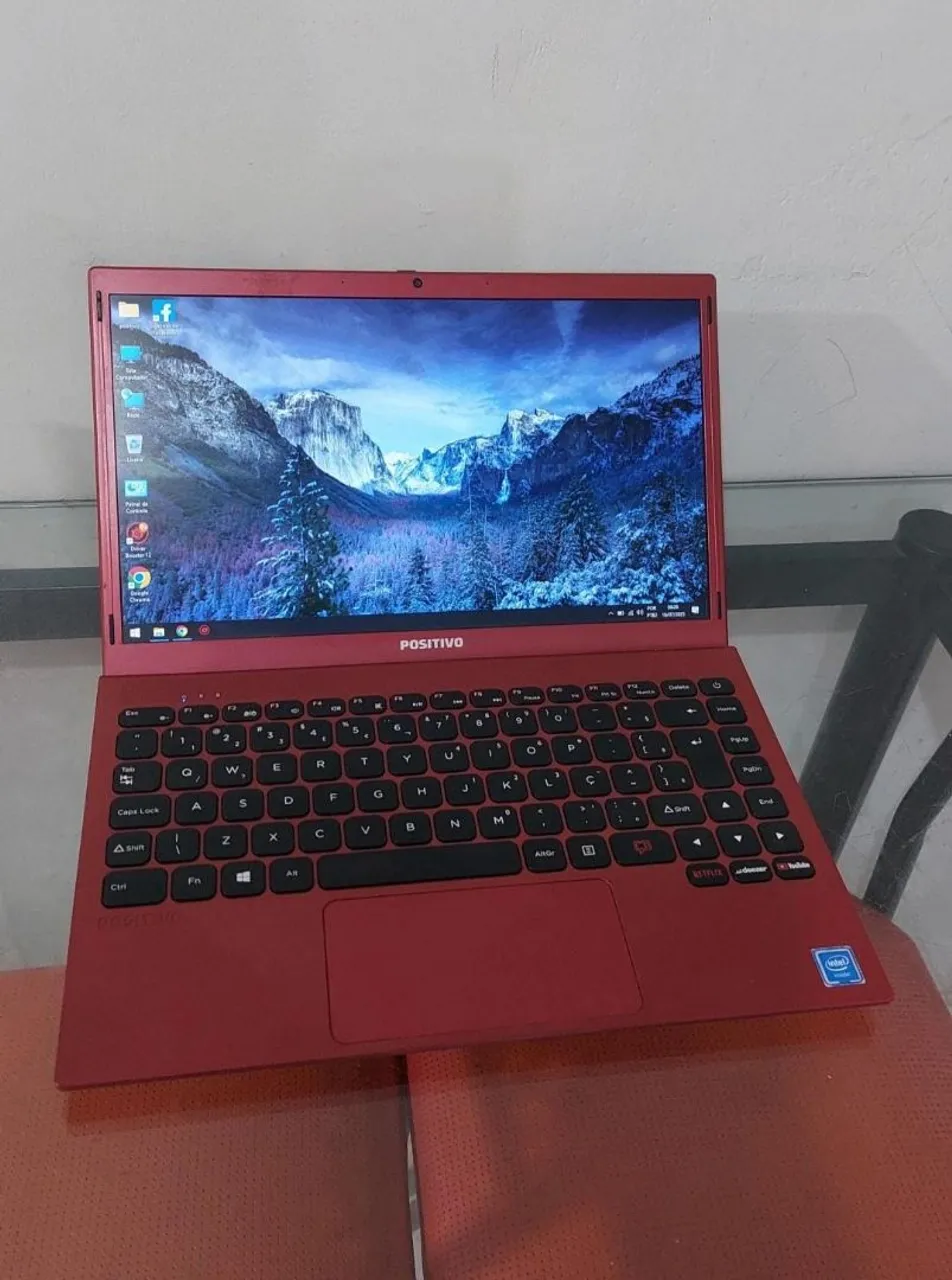 Notebook positivo vermelho - Ótimo para acessos e trabalhar.
