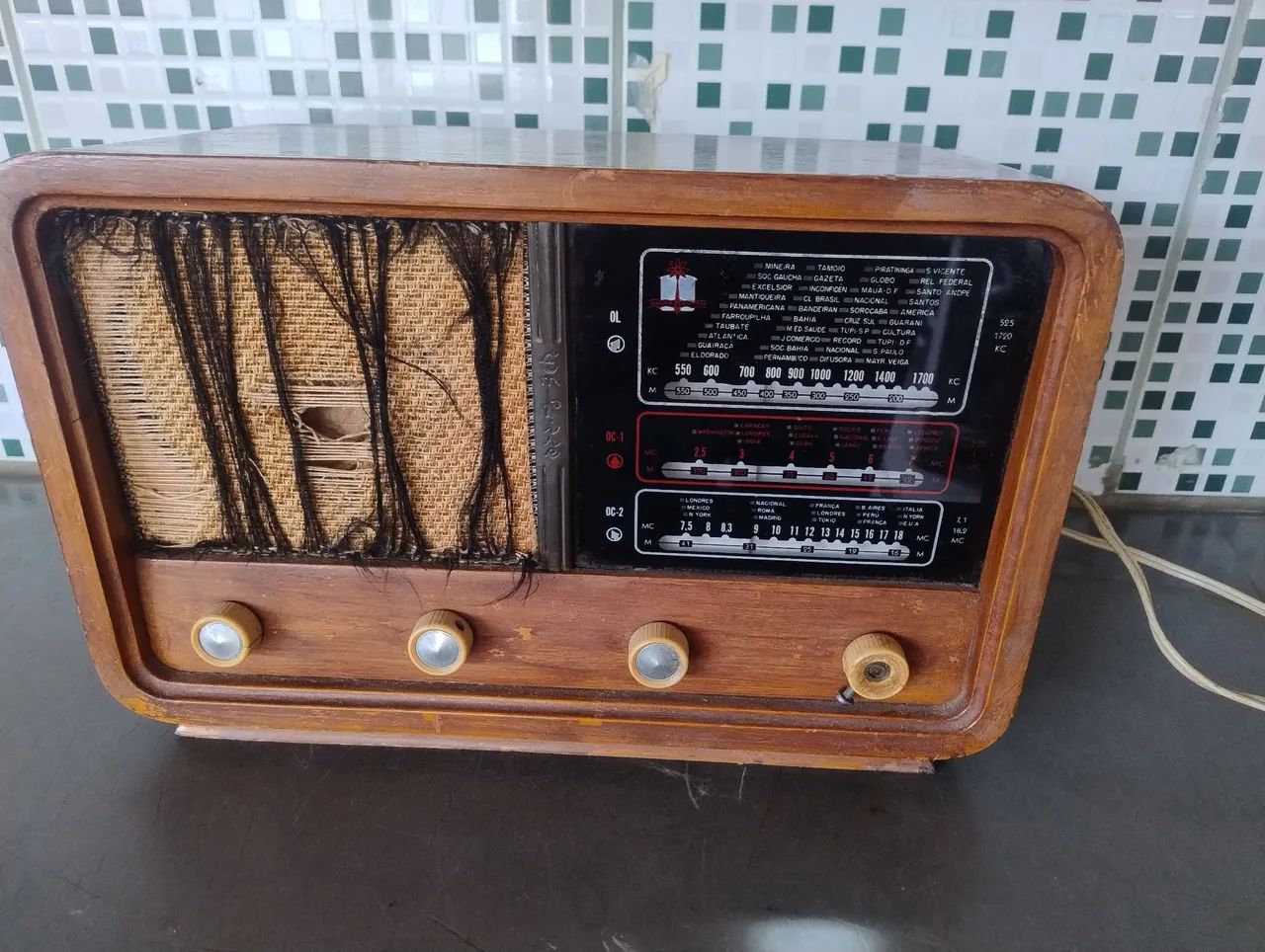 RADIO VINTAGE ANOS 50 valvulado FUNCIONANDO  - Foto 3