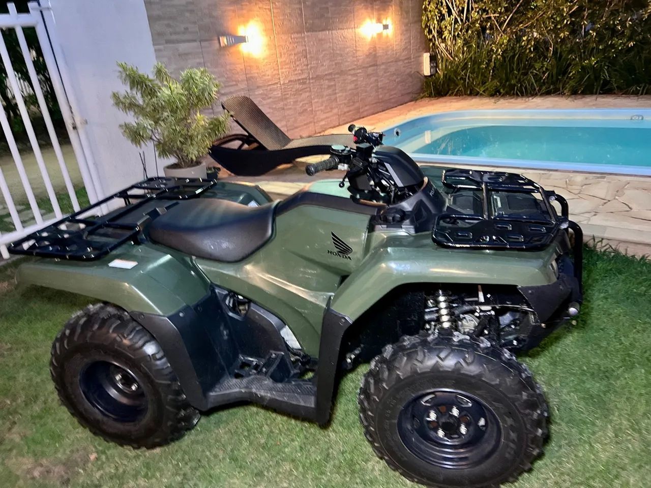 Quadriciclo Honda Fourtrax 4x4 2024 700km  - Foto 3