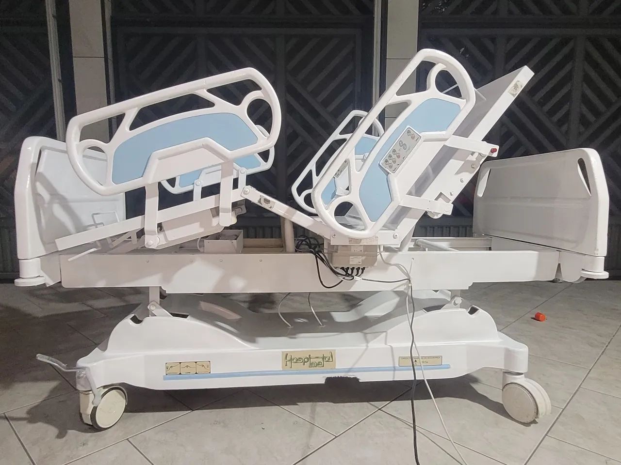 Cama Hospitalar Elétrica Luxo  - Foto 5