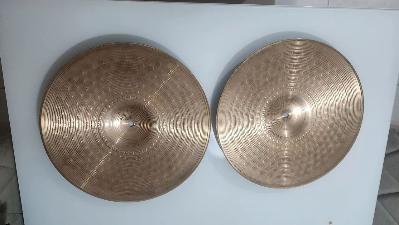 Hi Hat ( Chimbal) Zildjian i 14 Polegadas- Liga B8 - Foto 2