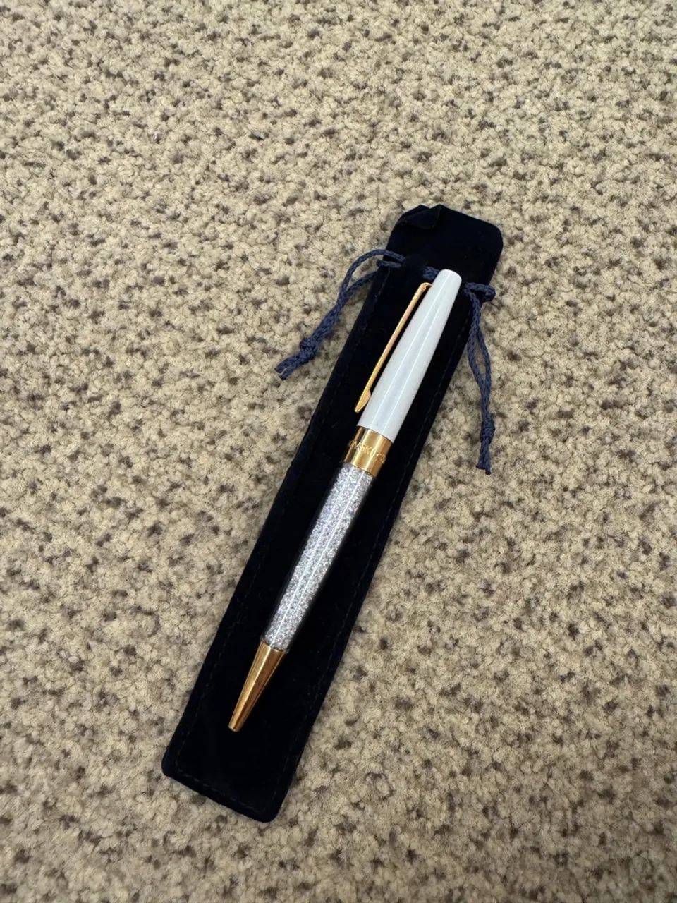 Caneta de luxo com cristais