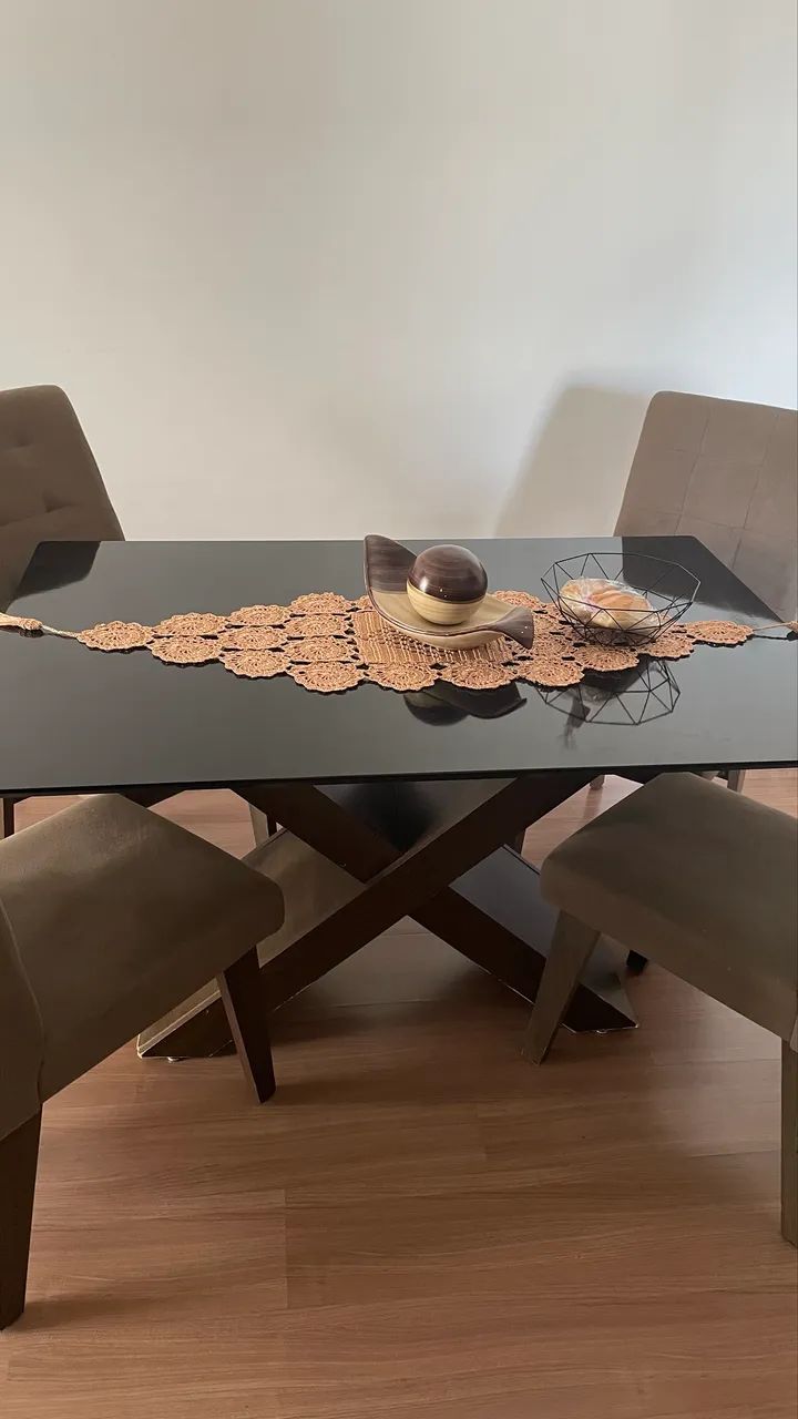 Mesa de Jantar de madeira (usada)64307305746563123