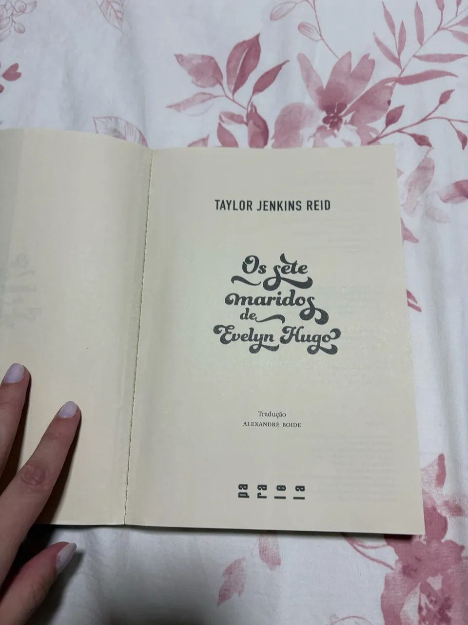 Livro Os Sete Maridos de Evelyn Hugo - Foto 2