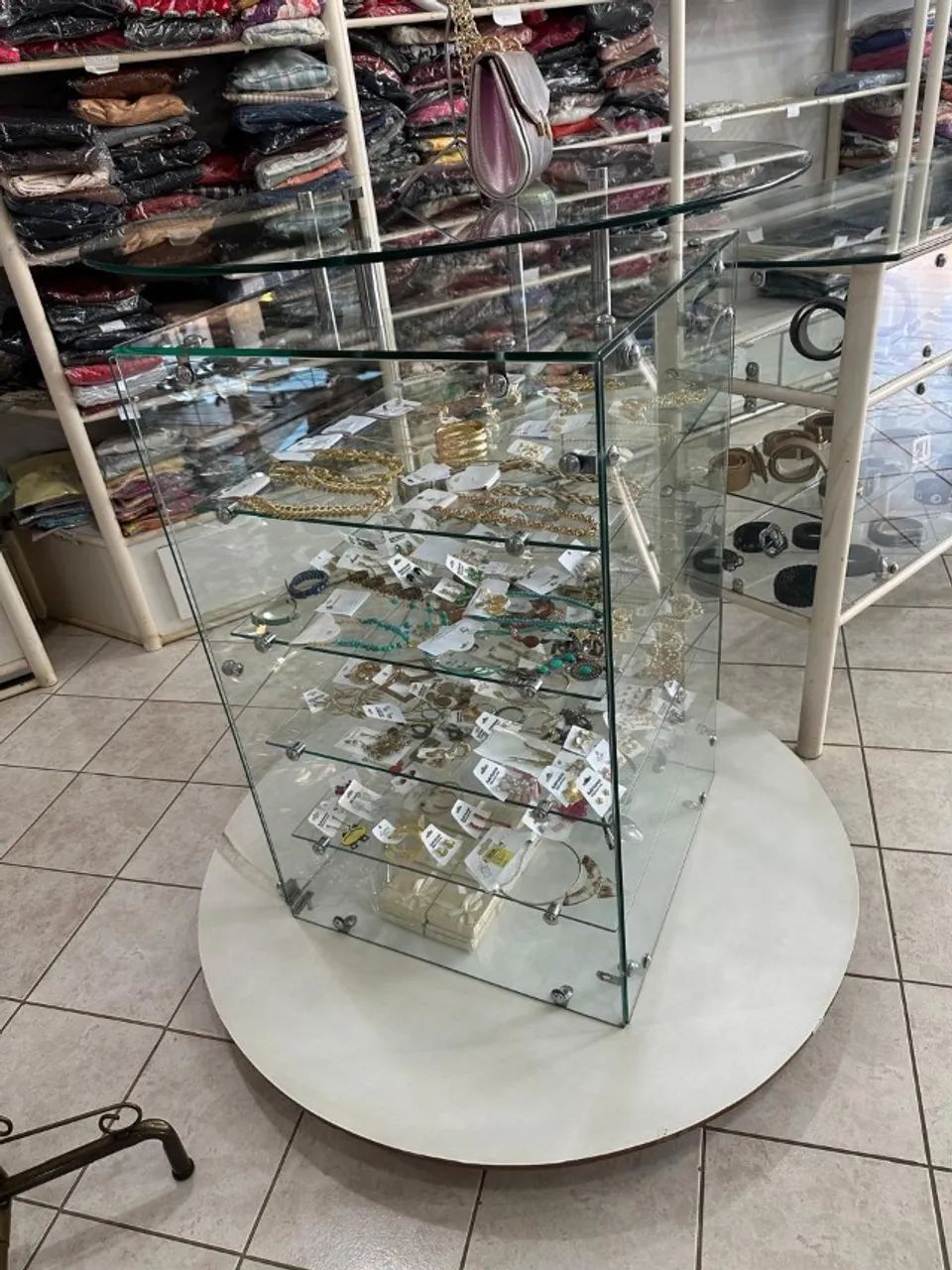 INSTALAÇÕES DE LOJA