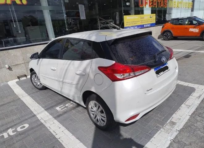 YARIS 1.3 XL LIVE 2022 REVISADO C/GARANTIA APENAS 15 MIL KM EXTRA! - Foto 2