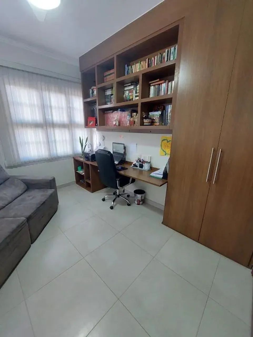 Sobrado para aluguel possui 438 metros quadrados com 4 quartos em Vivendas do Lago - Soroc - Foto 5