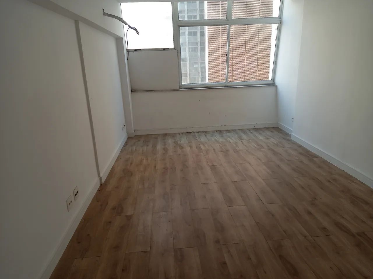Sala/Conjunto para aluguel e venda com 40 metros quadrados com 1 quarto - Foto 2