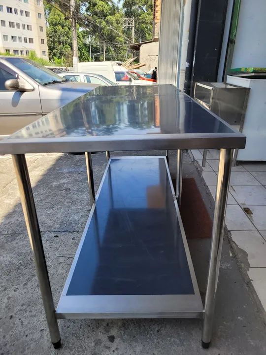 MESA INOX DE CENTRO COM PANELEIRO LISO  - Foto 3