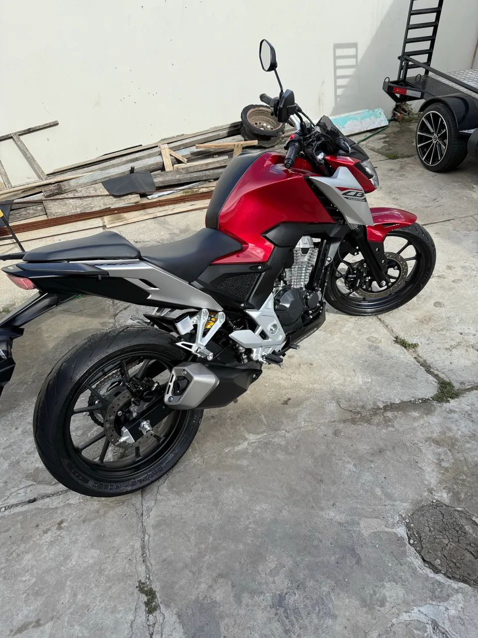 CB 300f 2026 quitada e já emplacada - Foto 3