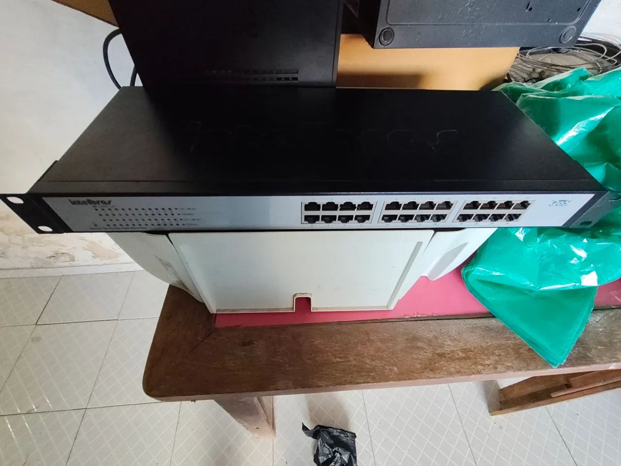 Switch 24 portas Intelbras 