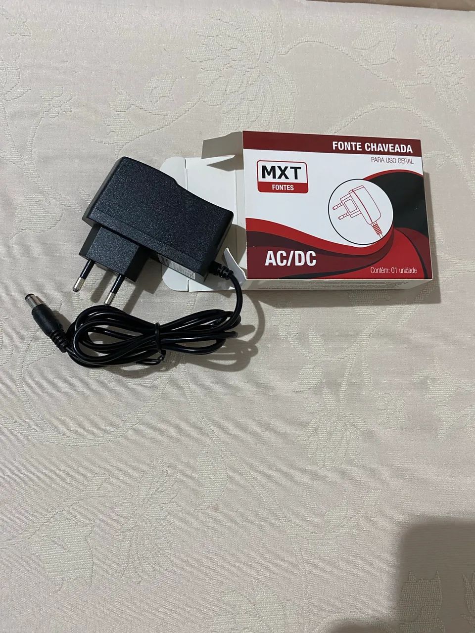 Fonte chaveada- adaptador universal saída 6V/1aA