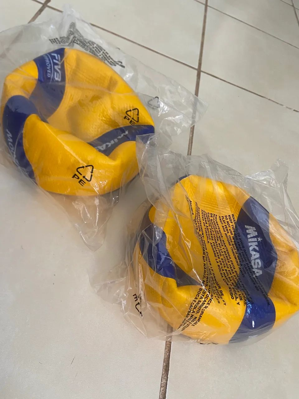 Bola Mikasa Vôlei V200W Original - Foto 2