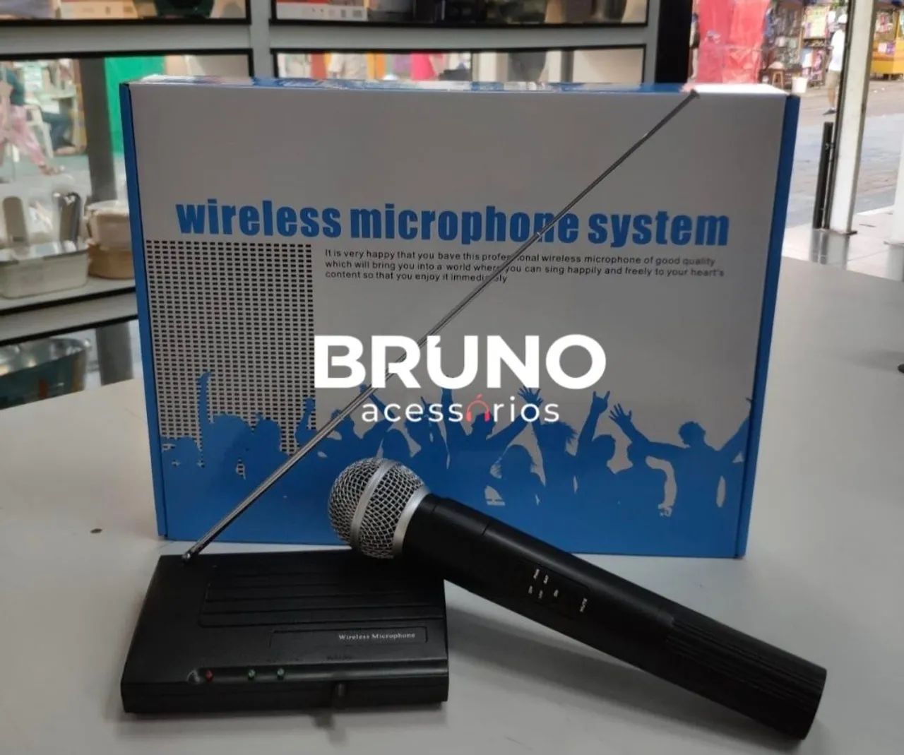 Microfone Sem Fio Profissional com Base e Antena