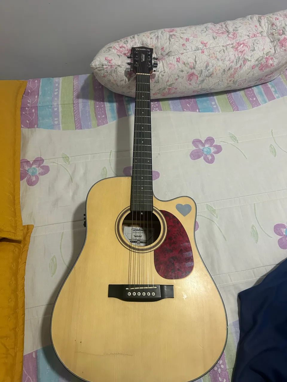 Violão Waldman