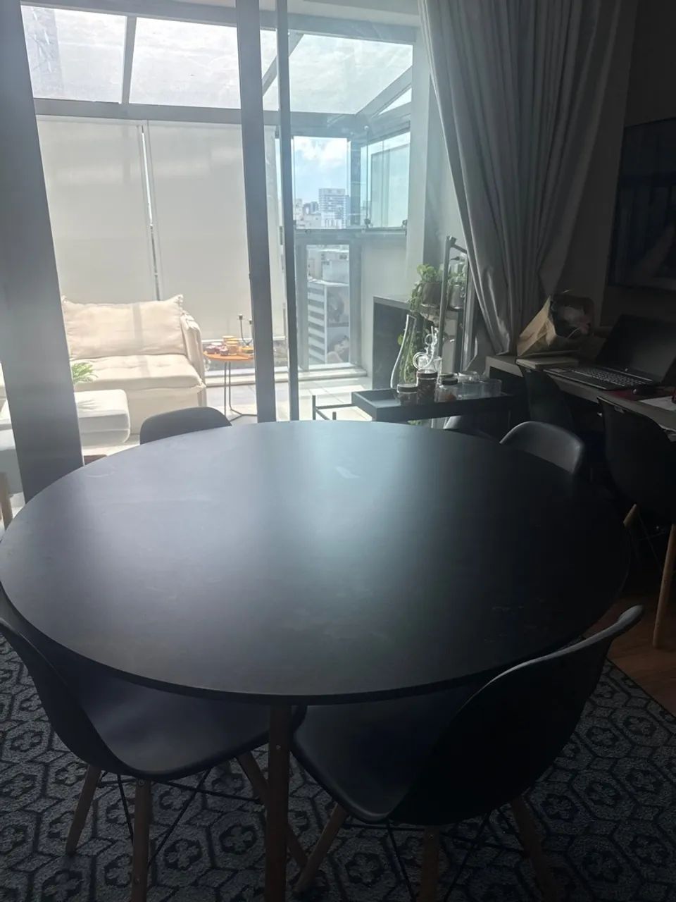 Mesa com 4 cadeiras  - Foto 2
