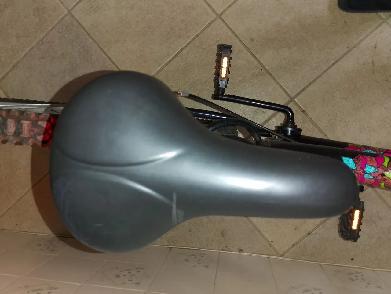 Bicicleta feminina MORMAII, com cesta. - Foto 5