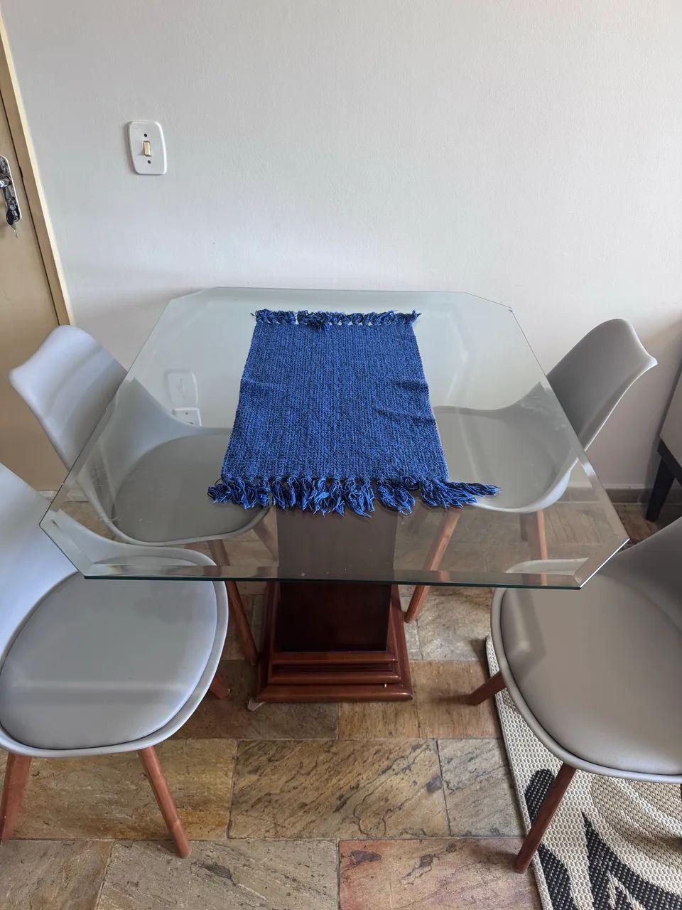 Mesa de jantar de vidro 
