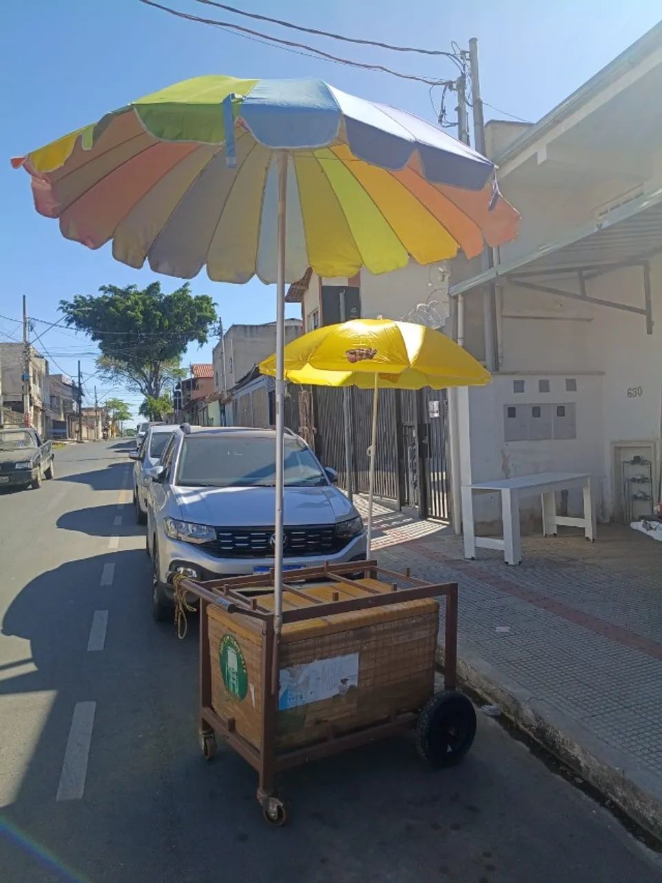 Vendo carrinho + caixa de isopor + sombrinha - Foto 2
