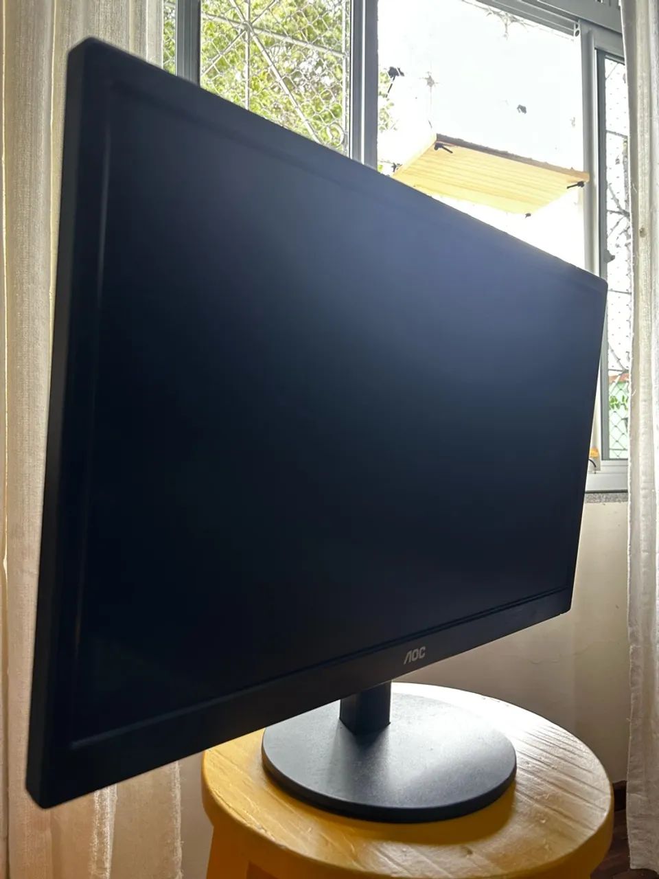 Monitor LCD AOC 21,5? Usado - Foto 2